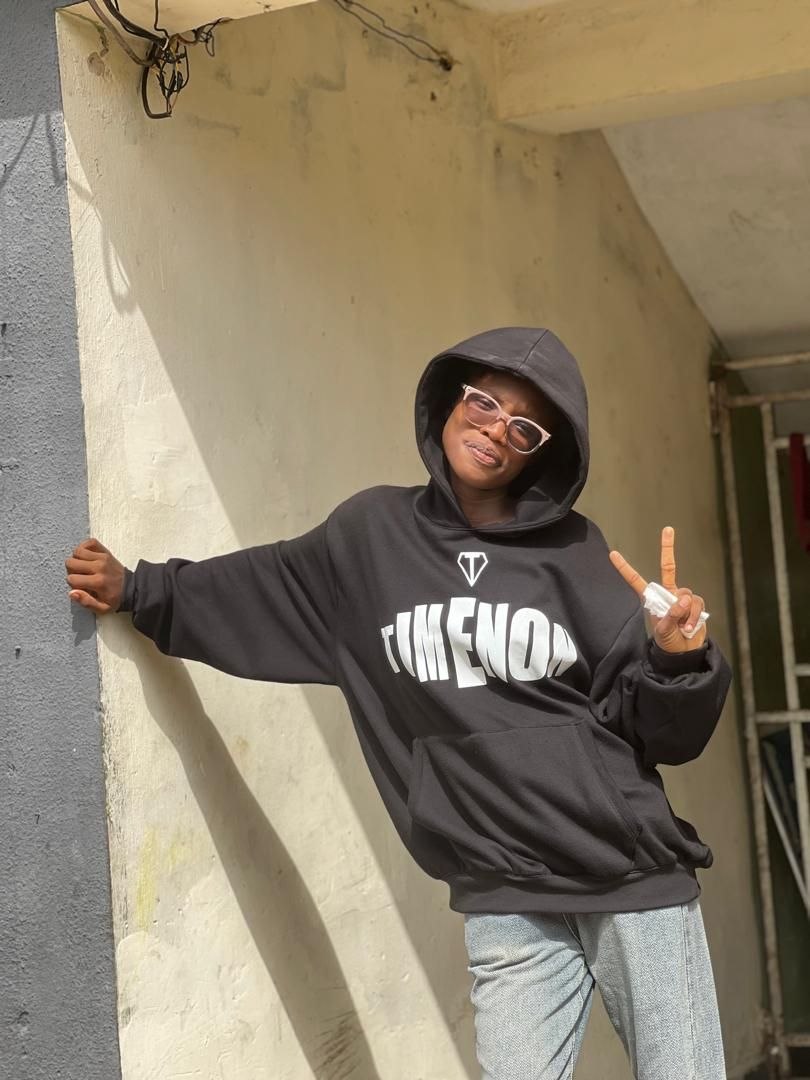 Customer wearing Timenon T1 Pro